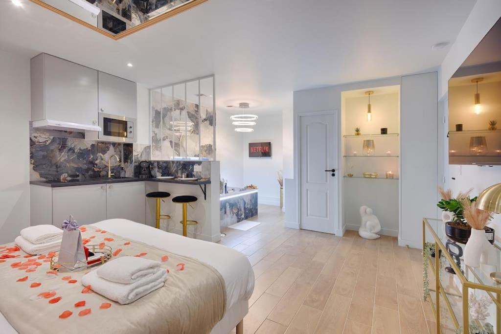 Welcome To Dubai / Jacuzzi Ivry-sur-Seine Luaran gambar