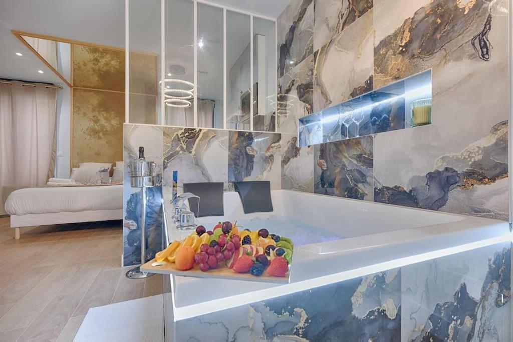 Welcome To Dubai / Jacuzzi Ivry-sur-Seine Luaran gambar